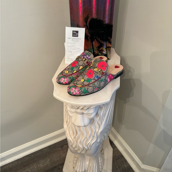 Selling brand new GUCCI Mules - Picture 4 of 6